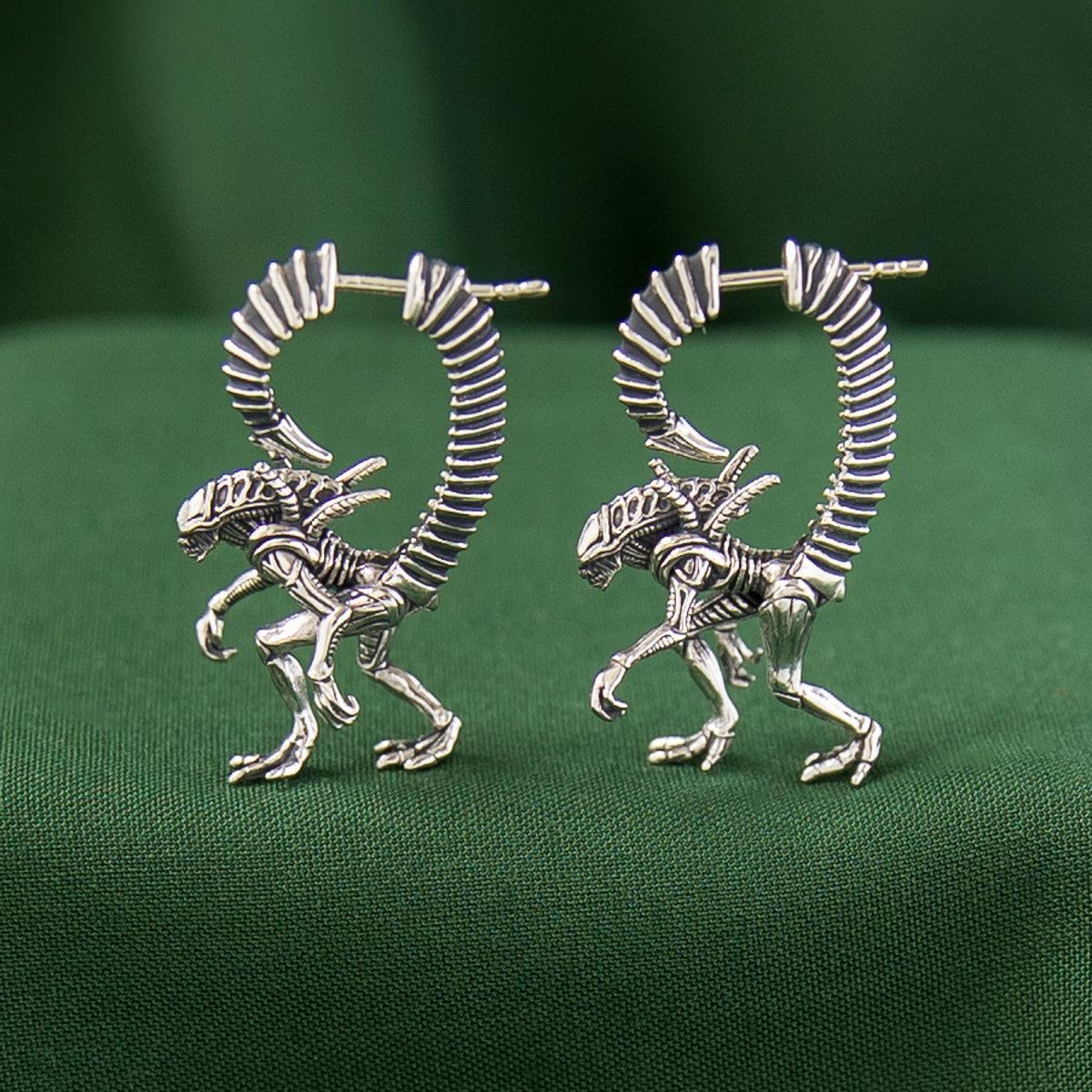 Alien X RockLove ALIEN Xenomorph Hoop Earrings - Image 4