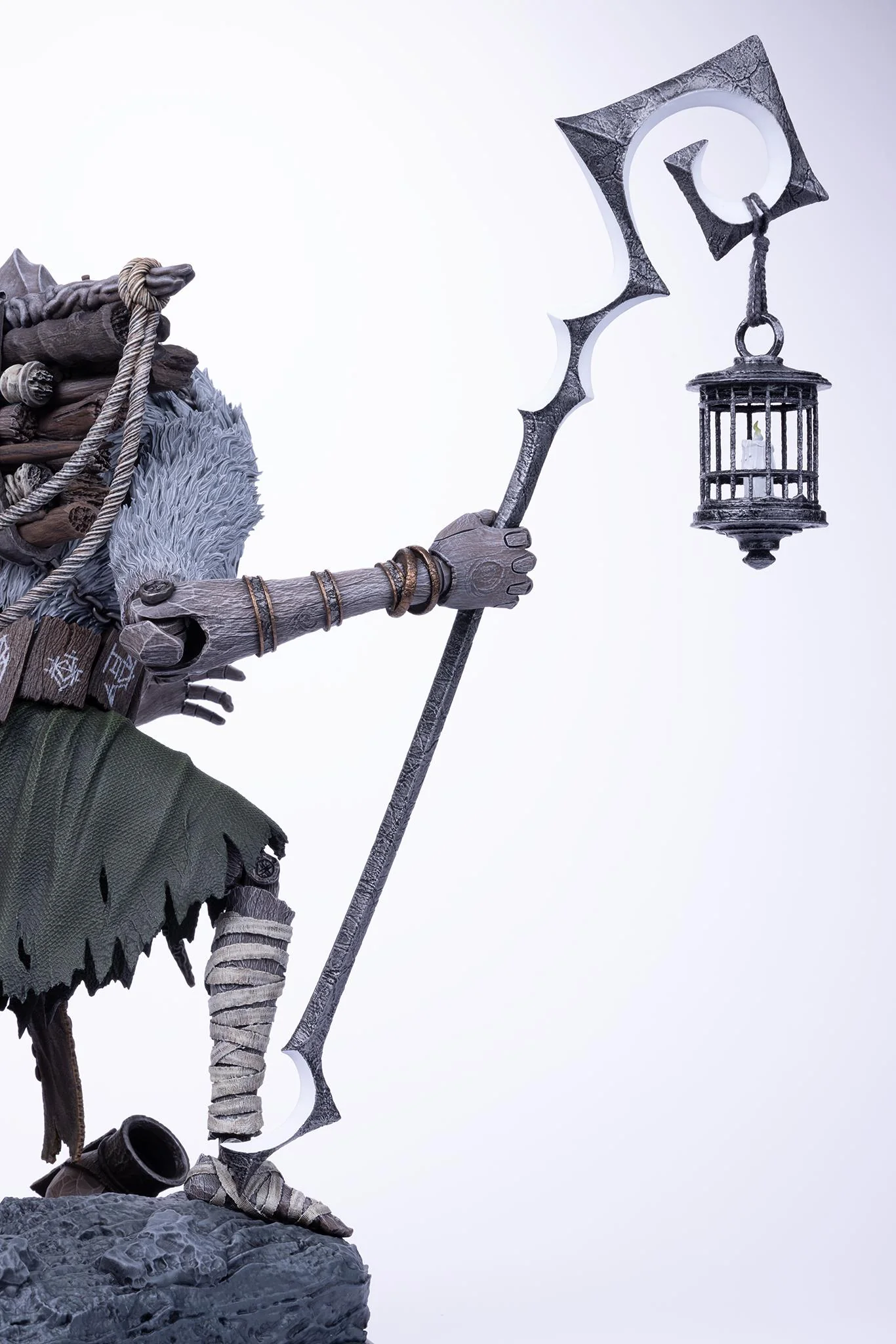 Clair Obscur: Expedition 33 - Monoco 1-6 Scale Special Edition - Statue - Image 15