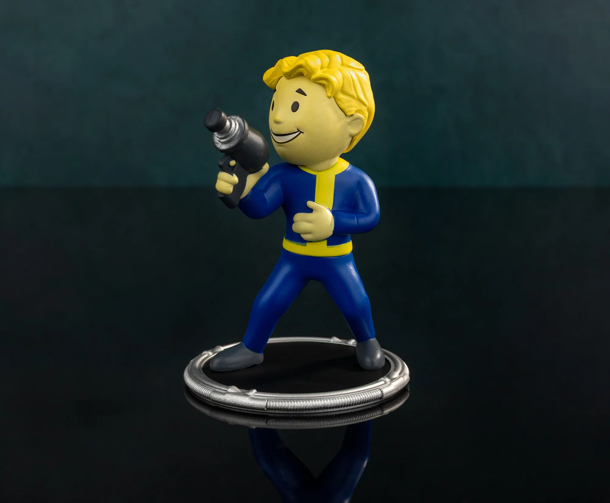 Fallout - Excavator and Gun Vault Boy - Mini Figures - Image 3