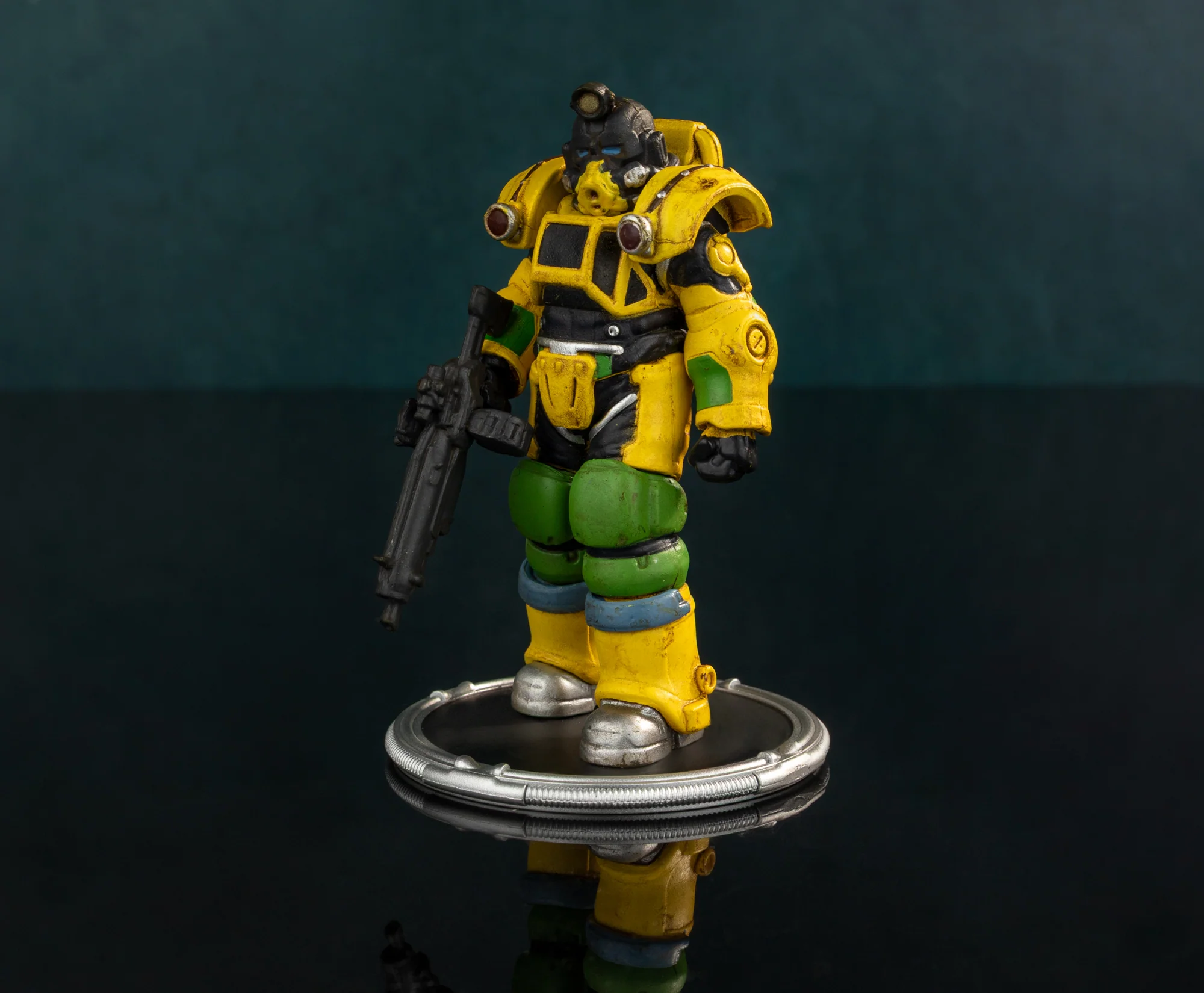 Fallout - Excavator and Gun Vault Boy - Mini Figures - Image 4